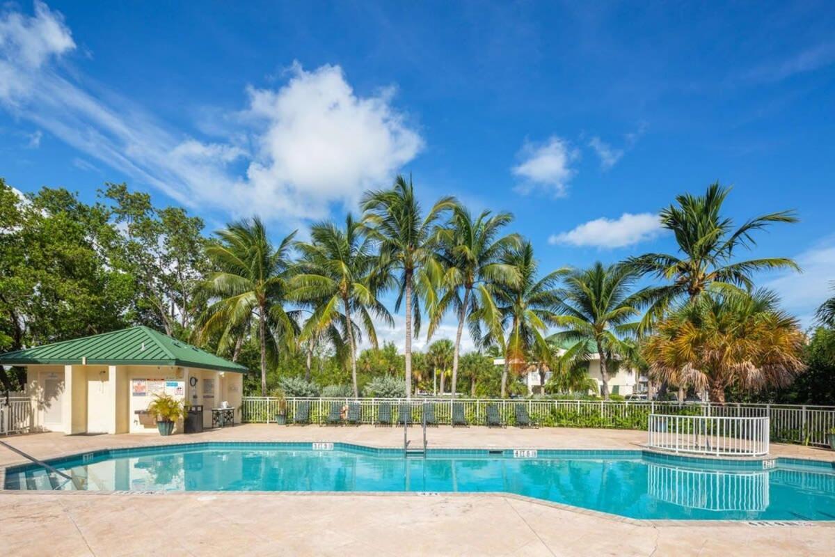 Tortuga Suite At Sunrise Suites Resort - Heated Pool, Hot Tub & Free Parking كي وست المظهر الخارجي الصورة